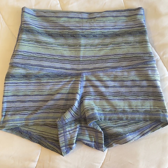 Lululemon Boogie Short 4 - Picture 1 of 3